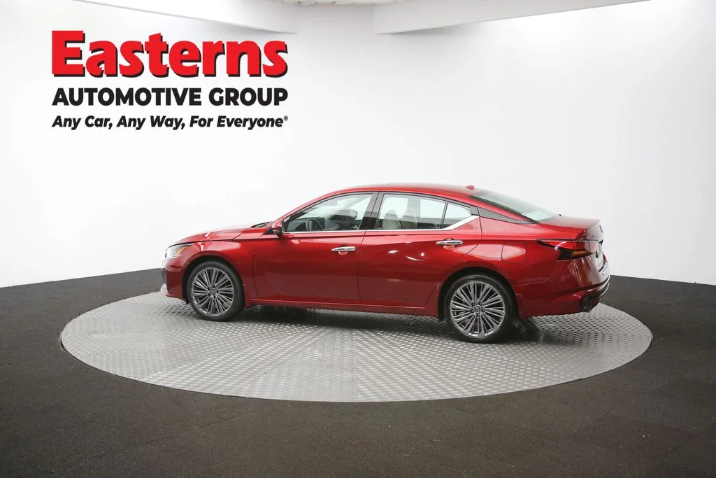 Used 2023 Red Nissan 2.5 SL image 61