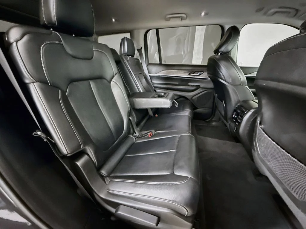 Used 2023 Gray Jeep Limited image 28