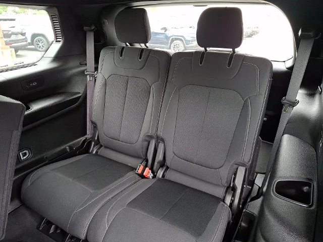 Used 2025 Black Jeep Laredo image 11