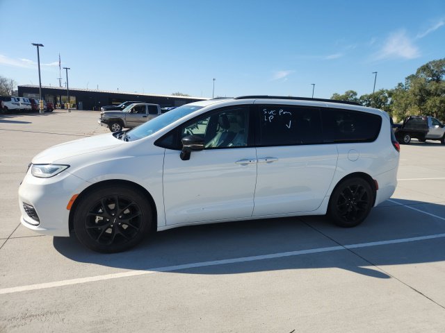 Certified Used 2025 White Chrysler Limited image 6