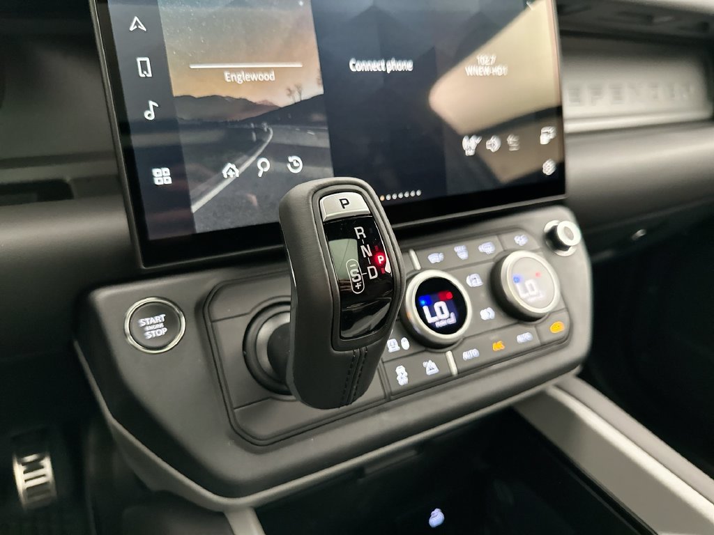 New 2026 Santorini Black Land Rover V8 image 12