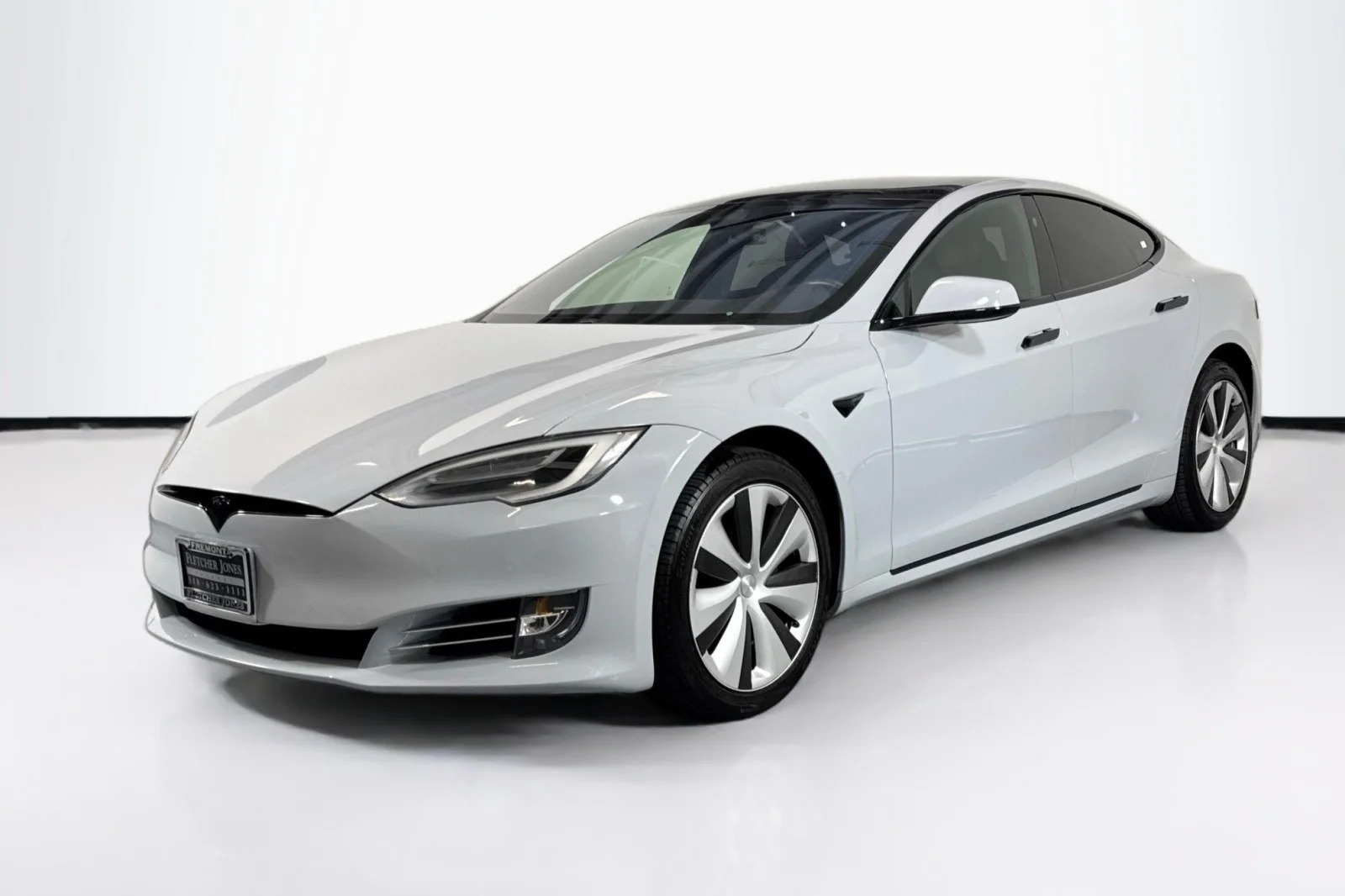 2020 Tesla Model S Long Range Plus's photo