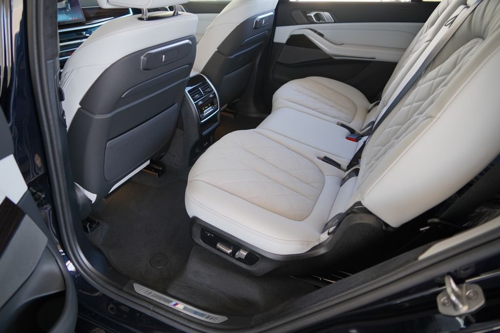 New 2027 Carbon Black Metallic BMW xDrive40i image 33