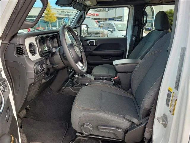 Used 2025 White Jeep Sahara 4x4 image 13
