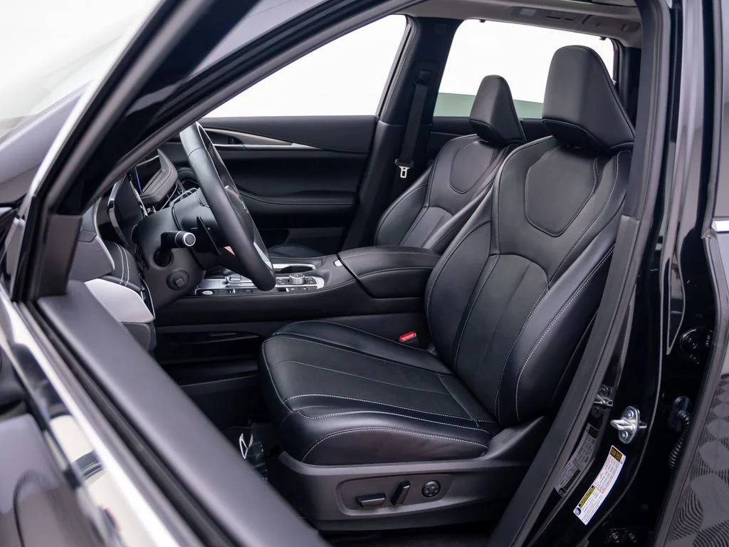 Certified Used 2023 Black INFINITI LUXE image 16