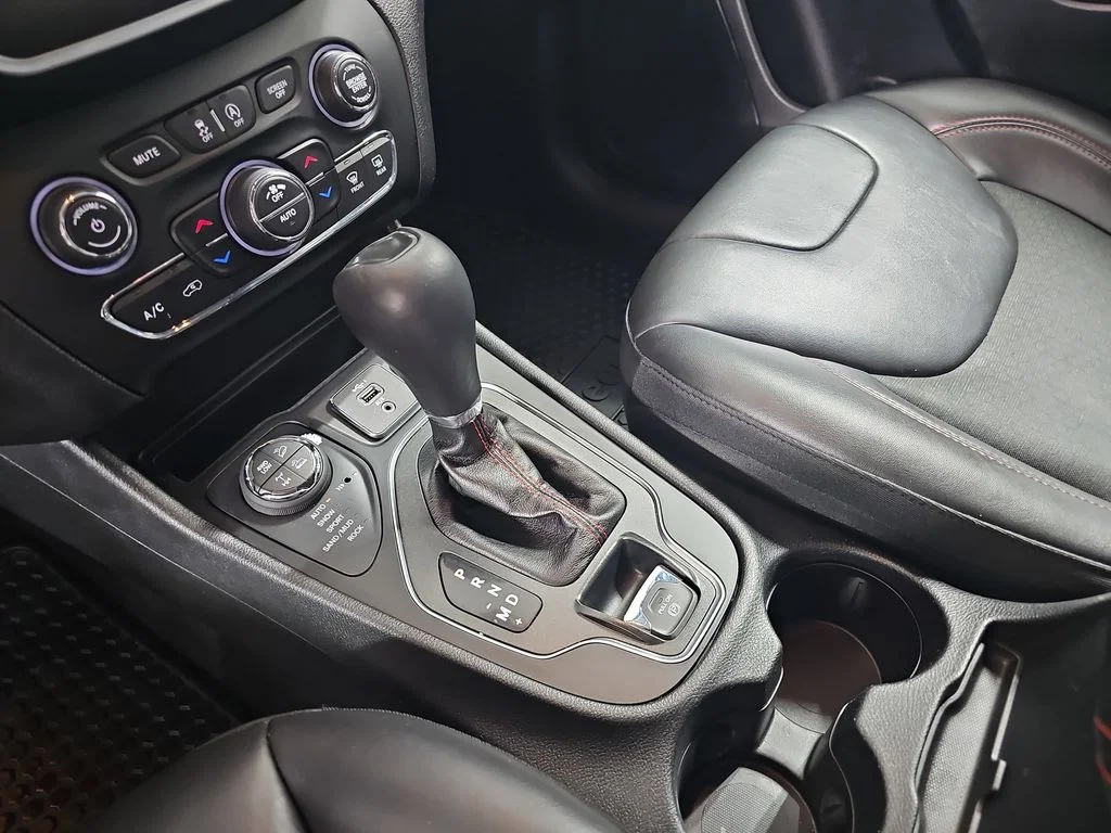 2019 Jeep Cherokee Trailhawk - Photo 29