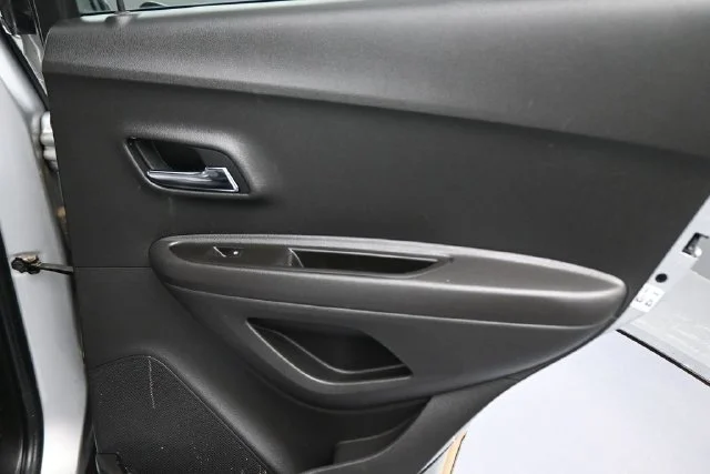 Used 2020 Silver Chevrolet LT image 22