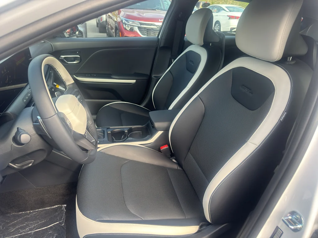 New 2026 Snow White Pearl Kia GT-Line image 9