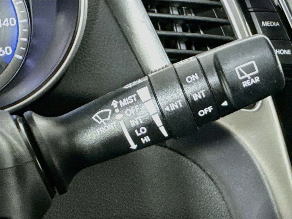 Used 2013 Black Hyundai Base image 13