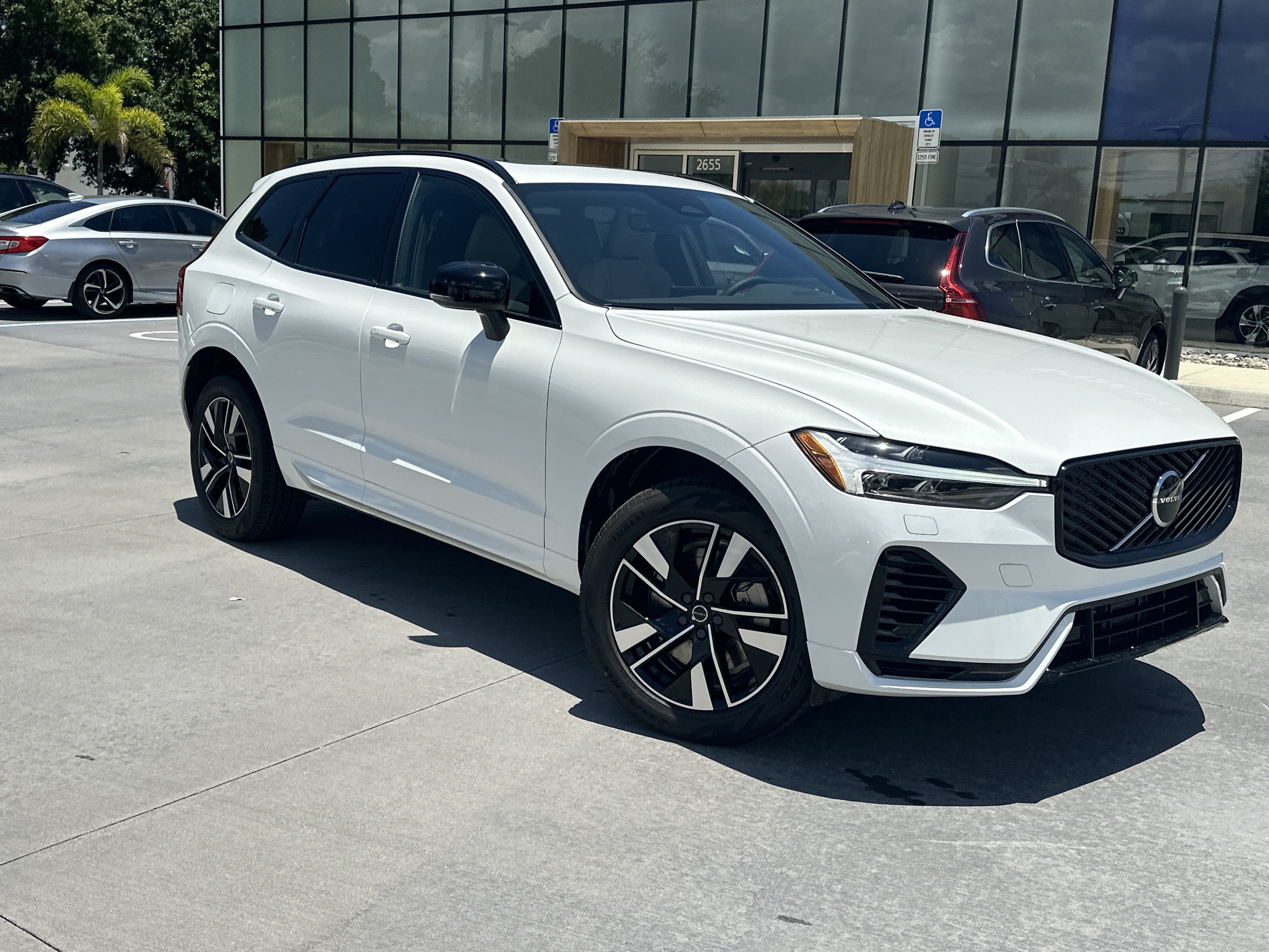 New 2026 Crystal White Volvo Core image 2