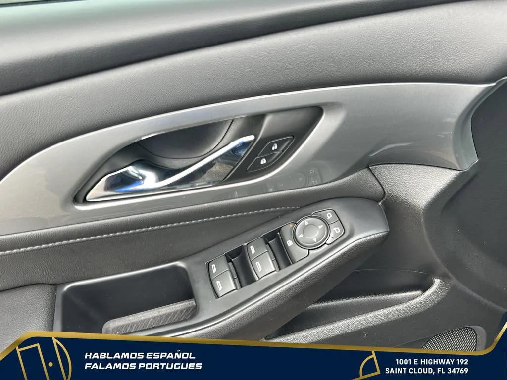 Used 2022 Northsky Blue Metallic Chevrolet LT Cloth image 11