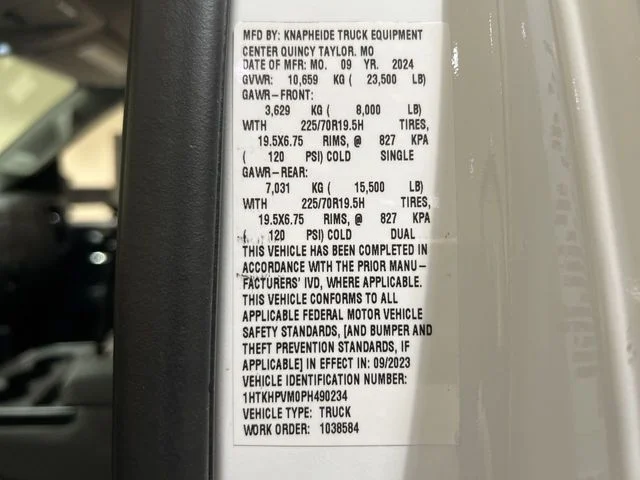 Used 2023 White Chevrolet 1WT image 27