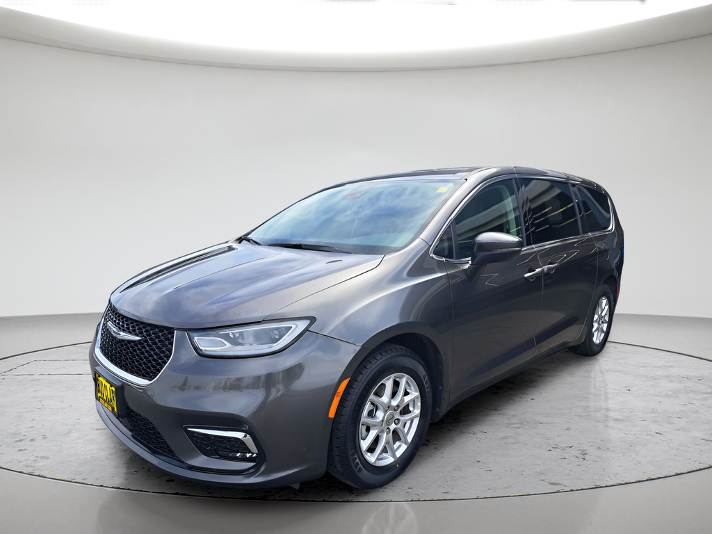 2023 Chrysler Pacifica Touring L's photo