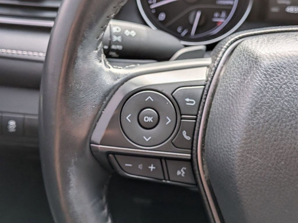 Used 2024 Ice Toyota SE image 17