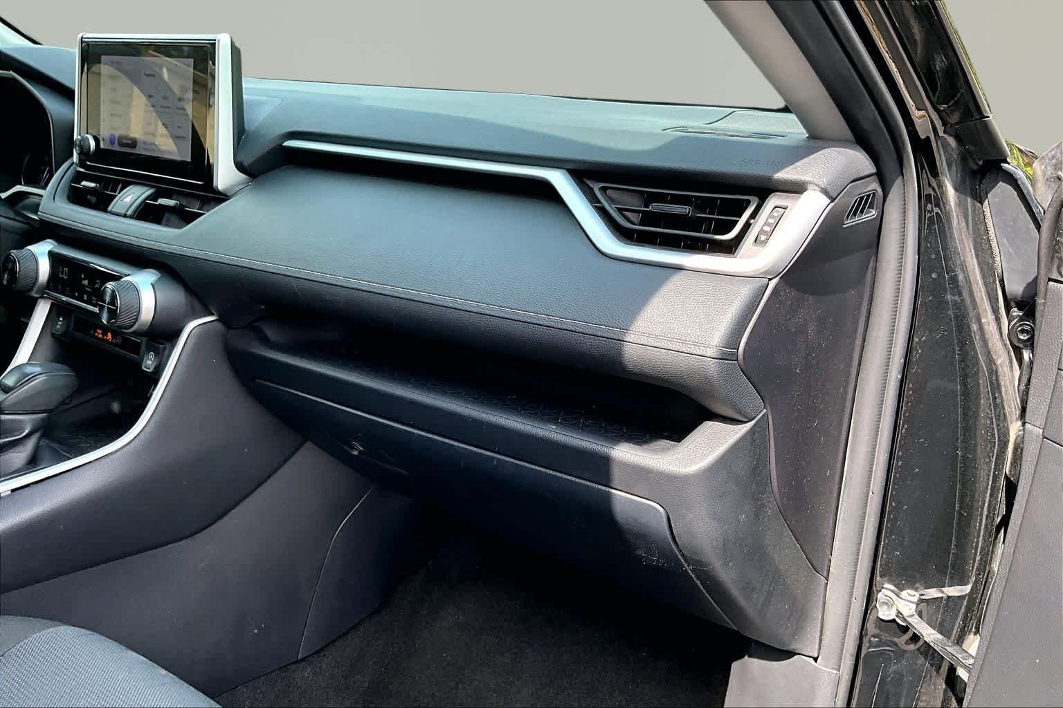 Used 2025 Midnight Black Metallic Toyota XLE image 19