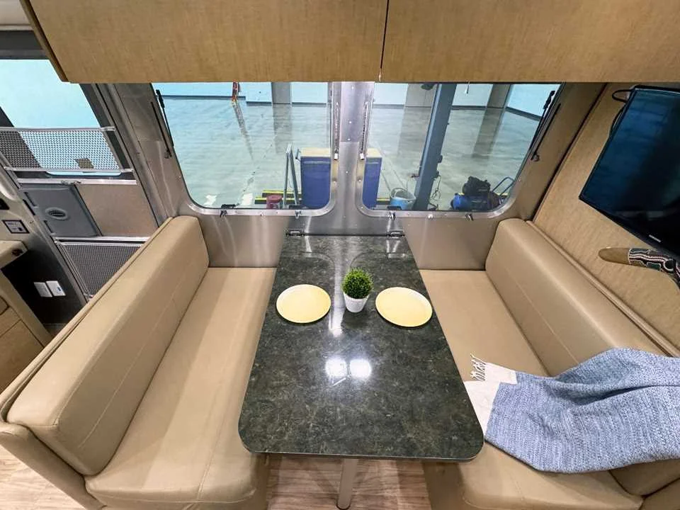 Used 2015  AIRSTREAM  image 25