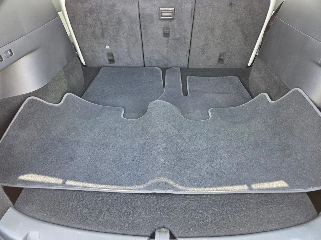 Used 2020  Tesla Long Range image 18