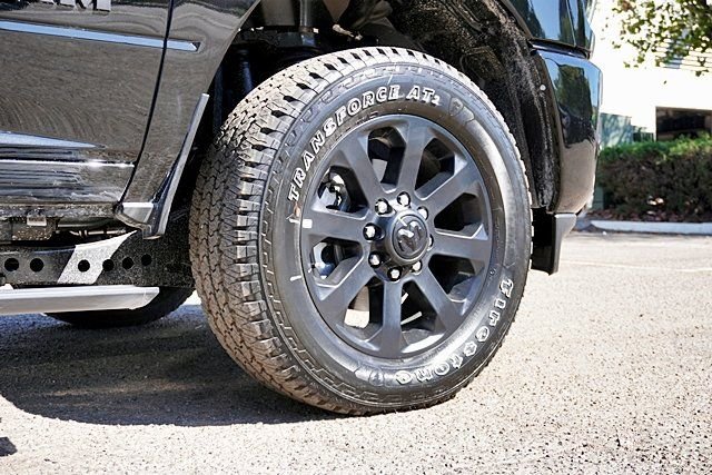 New 2026 Diamond Black Crystal Pearl-Coat Exterior Paint RAM Laramie image 9