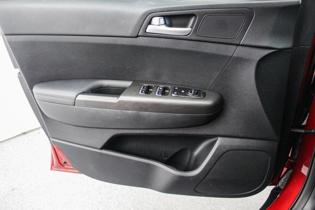 Used 2020 Red Kia LX image 28