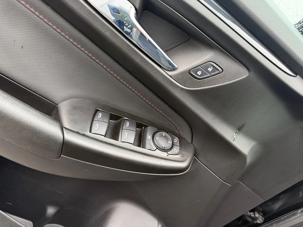 Used 2022 Black Chevrolet RS image 6