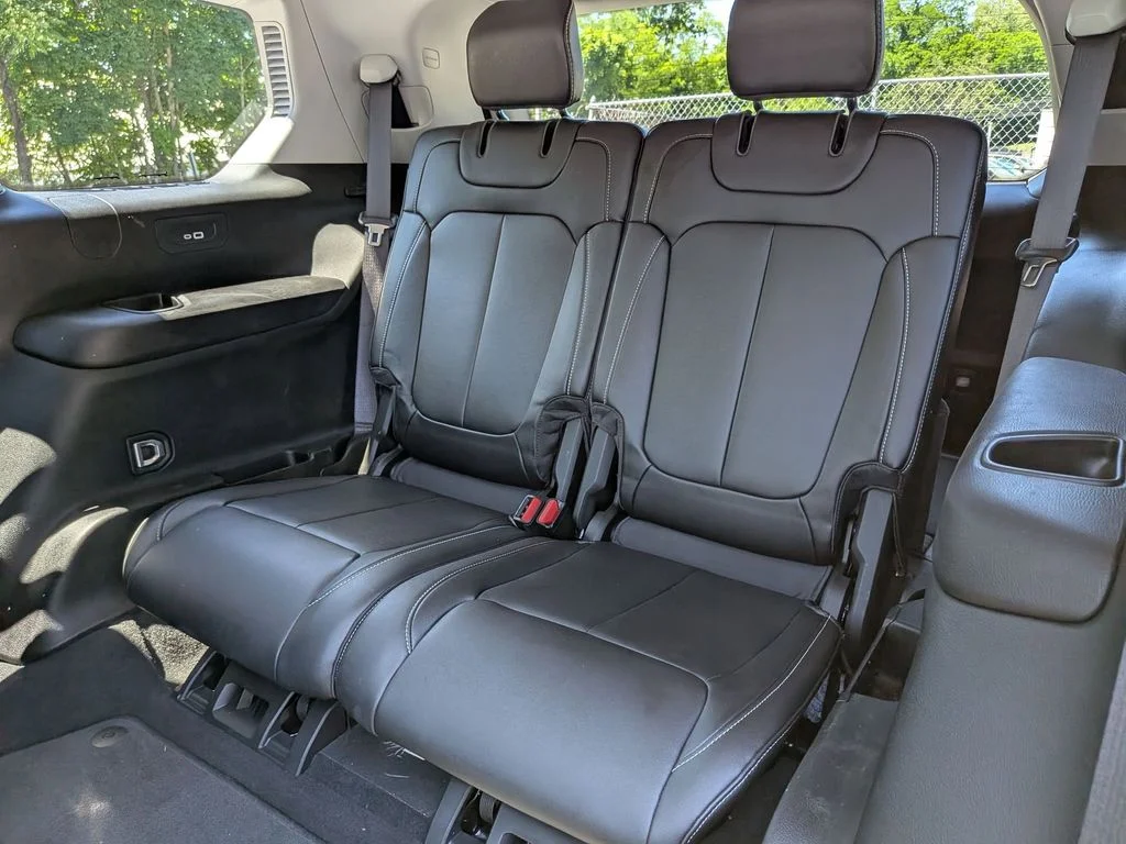 Used 2023 White Jeep Limited image 28