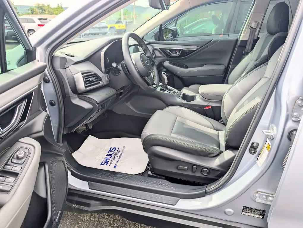 Used 2024 Ice Silver Metallic Subaru Onyx Edition XT image 9