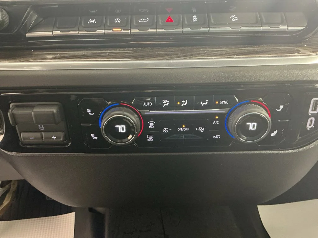Used 2024 Summit White Chevrolet RST image 27