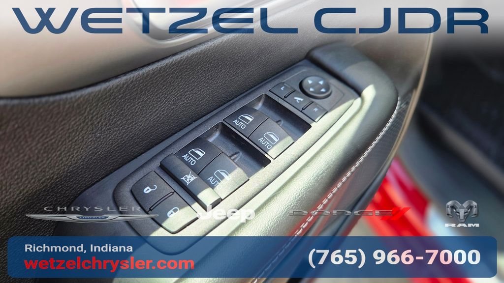 New 2027 Red Hot Pearl-Coat Exterior Paint Chrysler Limited image 14