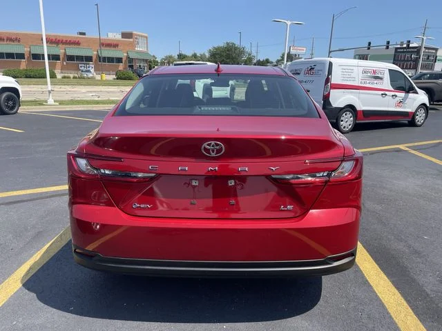2025 Toyota Camry LE - Photo 32