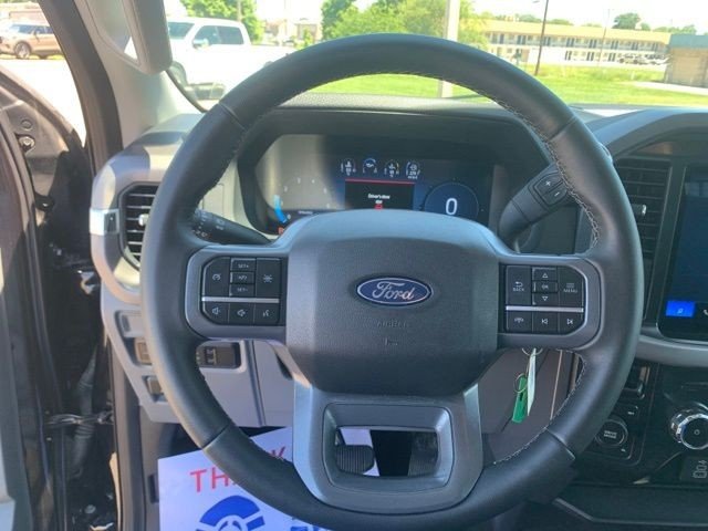 Used 2025 Black Ford XLT image 17