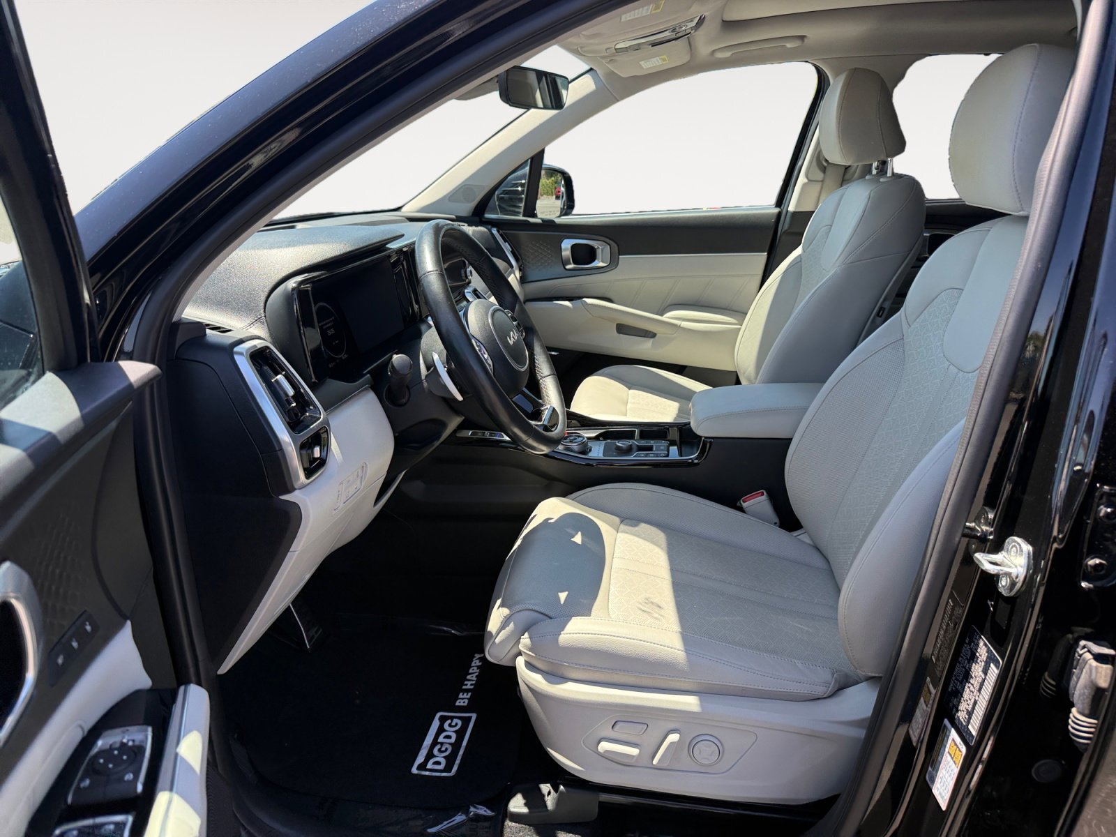 Used 2023 Aurora Black Kia SX Prestige image 10