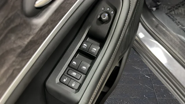 Used 2023 Gray Metallic Jeep Limited image 20