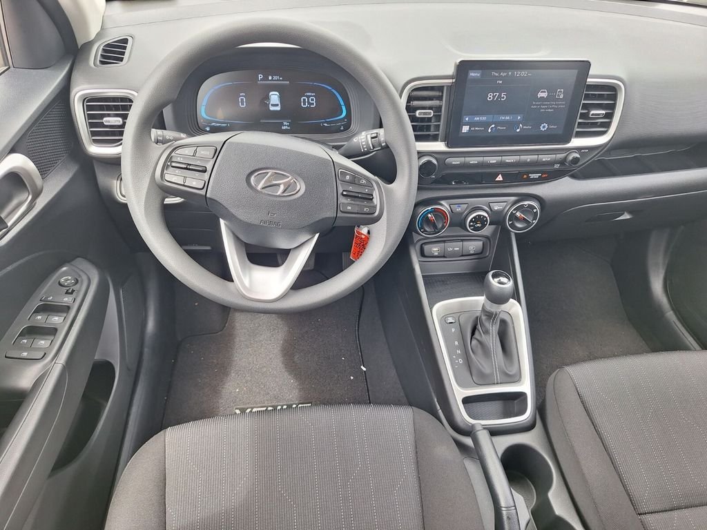 2026 Hyundai Venue SE - Photo 9
