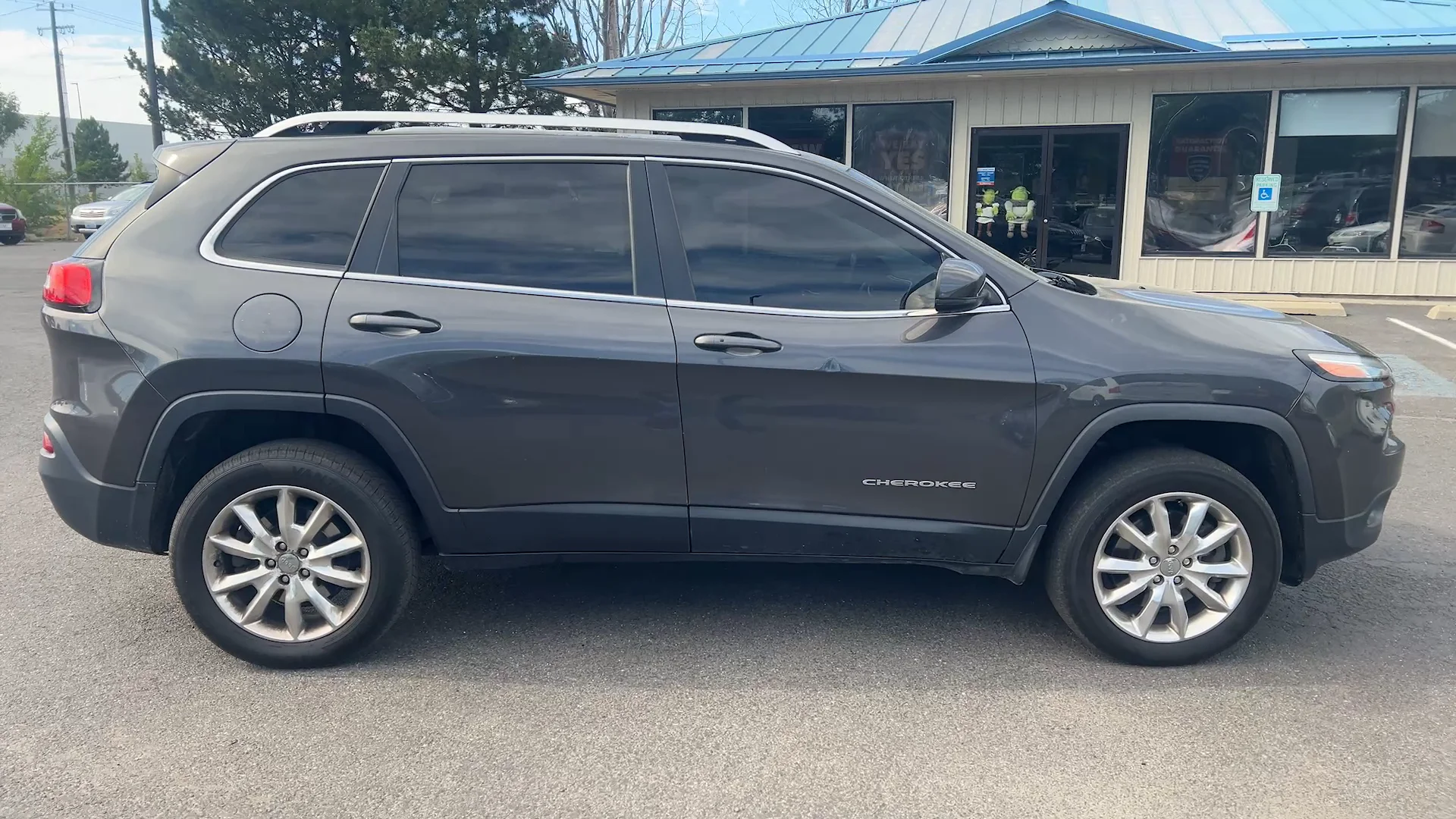 Used 2014 Grey Jeep 4WD LIMIT image 6