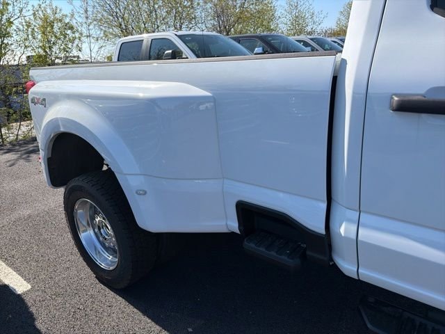 New 2026 White Ford XLT image 3