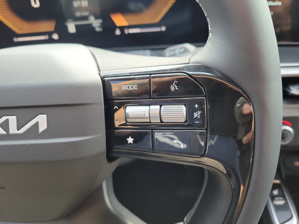 New 2026 Ebony Black Kia S image 27