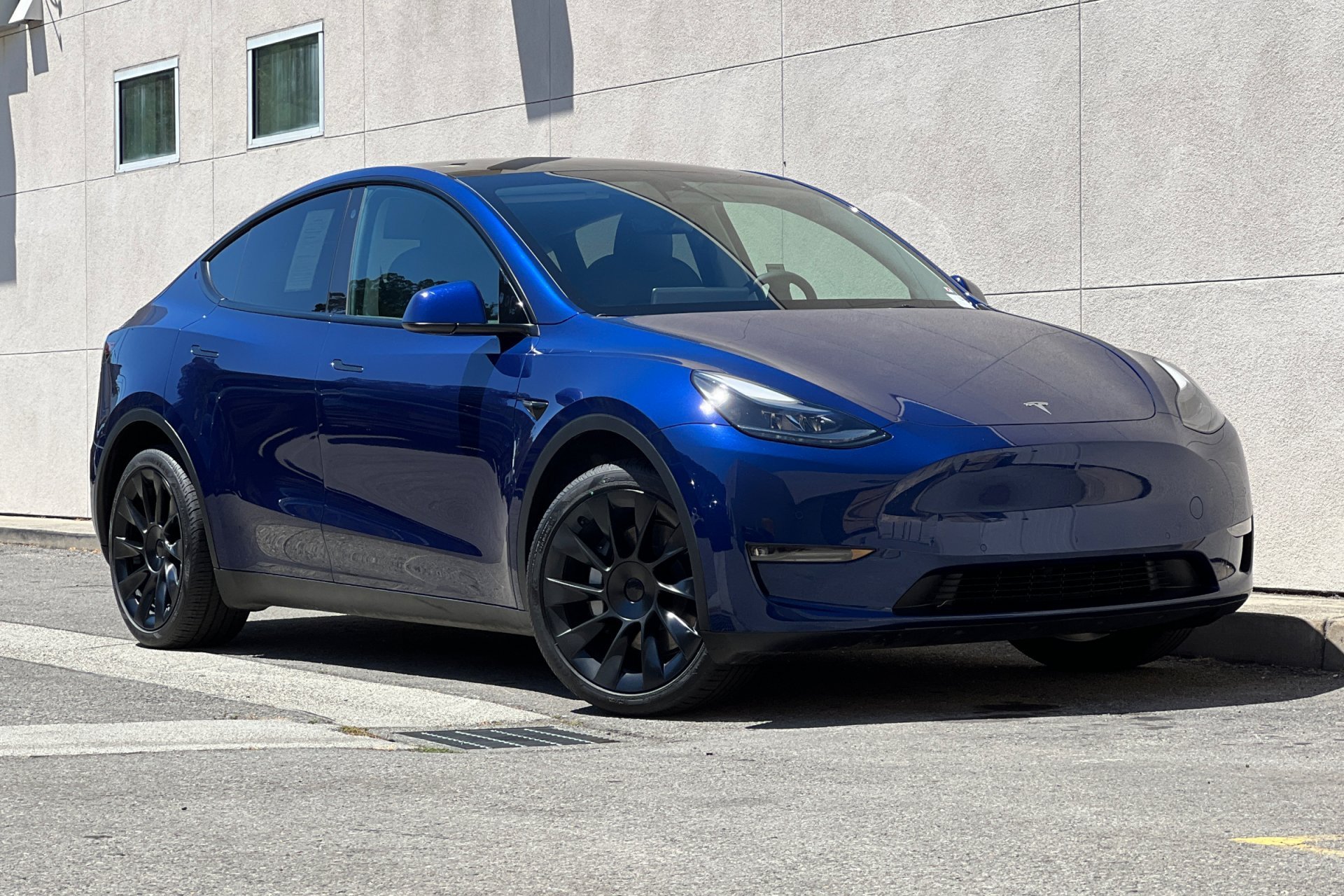 Used 2022 Deep Blue Metallic Tesla Long Range image 9