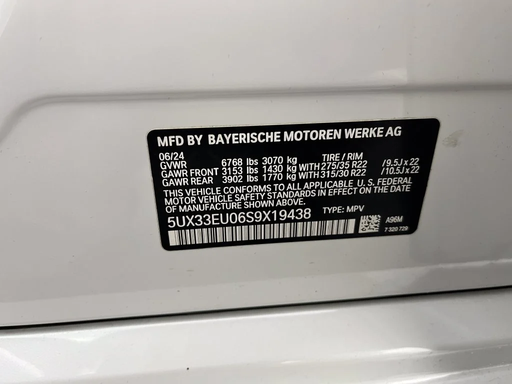 Certified Used 2025 White Metallic BMW M60i image 28