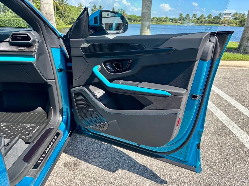 New 2026 Blue Lamborghini SE image 20