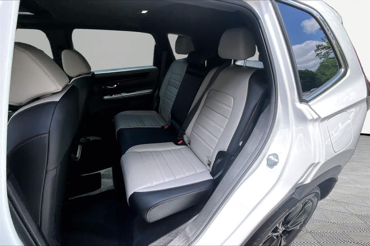 Used 2024 Platinum White Pearl Honda Sport Touring image 21