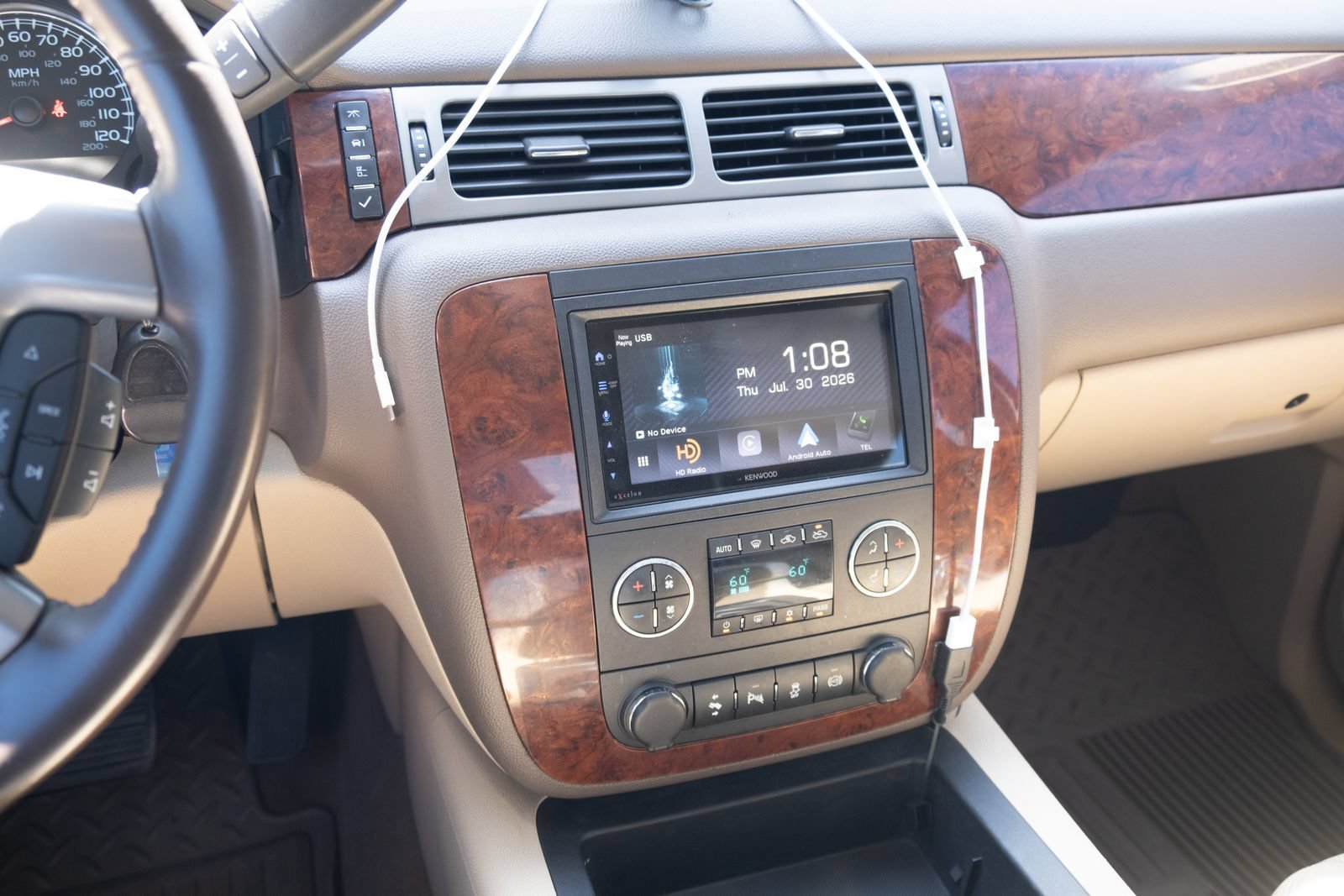 Used 2013 SUMMIT WHITE Chevrolet LTZ image 3