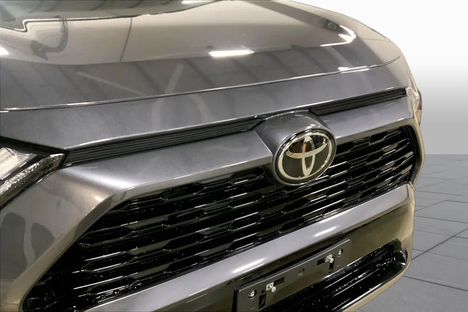Used 2025 Magnetic Gray Metallic/Midnight Black Metallic Toyota Hybrid XSE image 30