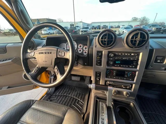 Used 2003 Yellow Hummer Base image 31