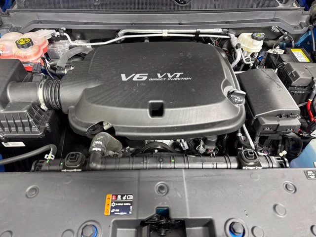 Used 2022 Blue Metallic GMC Elevation image 9