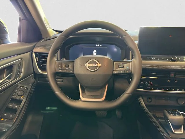 New 2026 Champagne Silver Metallic Super Black Nissan Platinum image 13