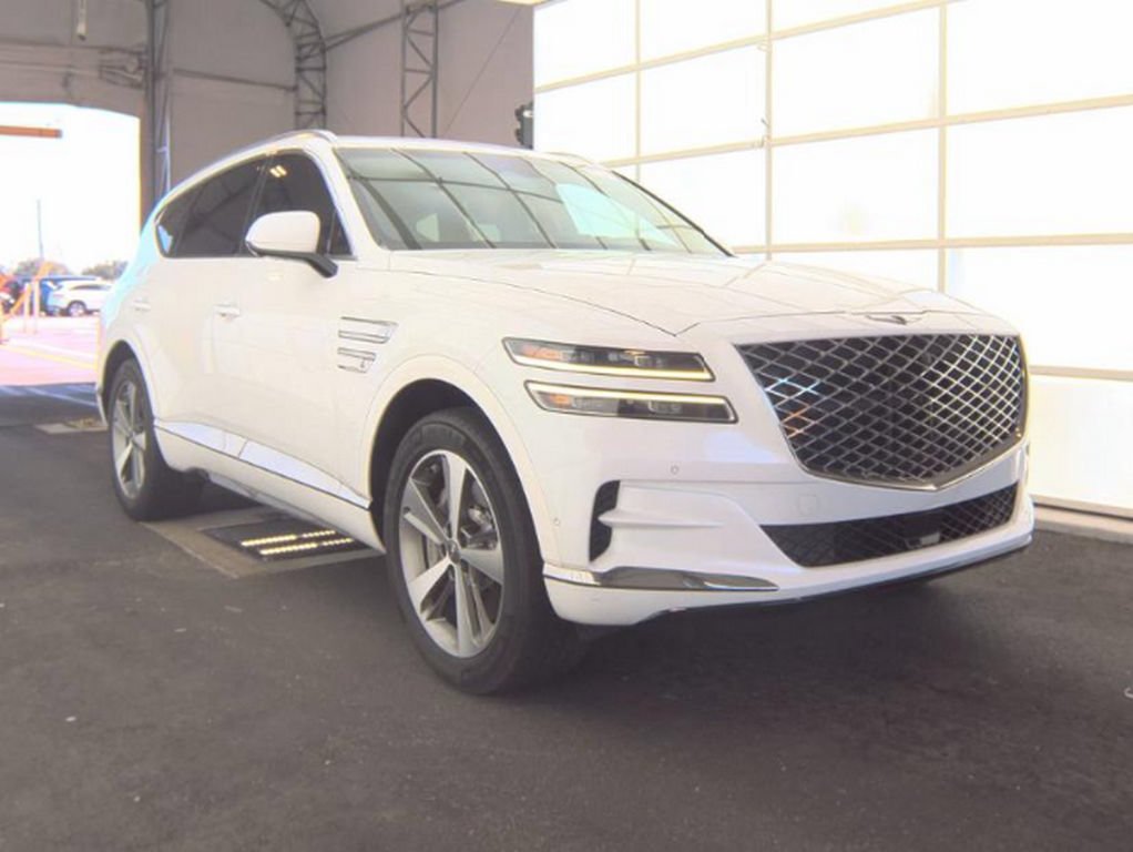 Used 2023 White Genesis 3.5T Advanced + image 4