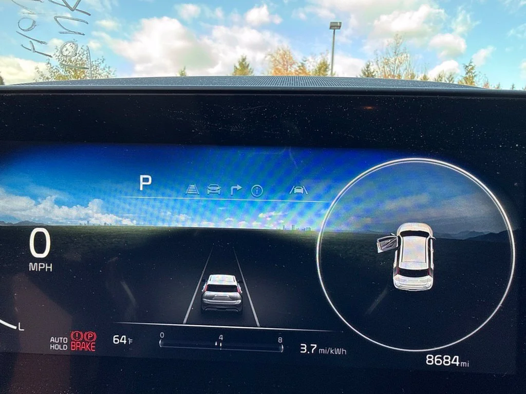 Used 2023 Graphite Gray Kia Wind image 13