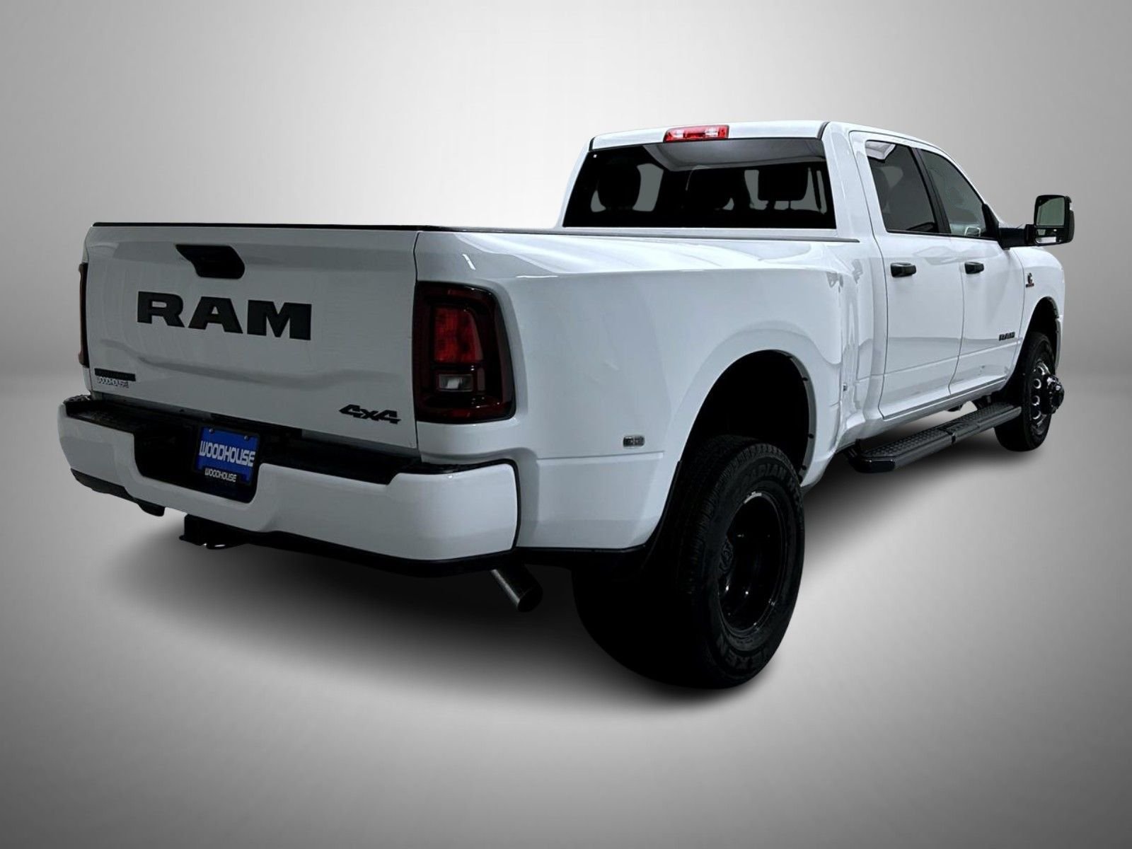 New 2026 Bright White Clear-Coat Exterior Paint RAM Big Horn image 5