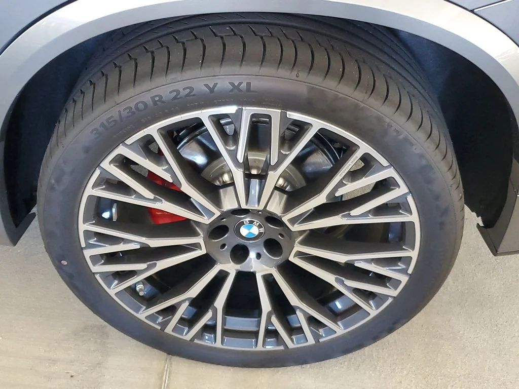 Used 2026 Gray BMW sDrive40i image 5