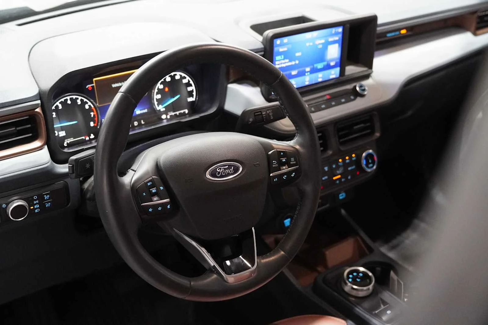 Used 2023 Carbonized Gray Metallic Ford Lariat image 10